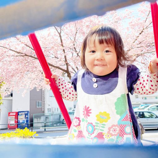 早咲きの桜と入学記念撮影